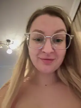 Snapshot of Teya_moon_ chatting on March 13, 2025, 9:37 pm Teya moon online show from March 13, 2025, 9:37 pm