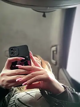 Snapshot of Teya_moon_ chatting on March 20, 2025, 10:21 am Teya moon online show from March 20, 2025, 10:21 am