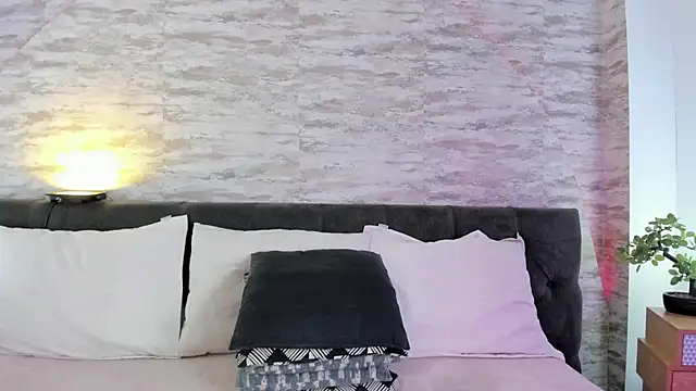 Anneth  M online show from September 8, 2025, 7:46 pm