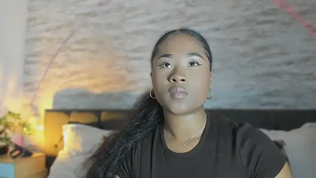 Anneth  M online show from November 18, 2025, 8:24 pm