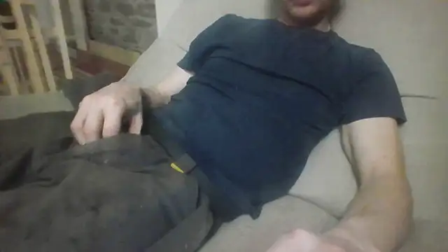 Snapshot of 6of11 chatting on February 15, 2026, 12:40 am 6of11 online show from February 15, 2026, 12:40 am