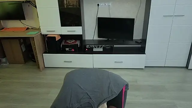 angryzan online show from February 20, 2026, 6:26 am