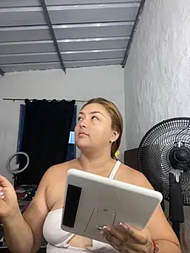 Snapshot of Sofia_Queen17 chatting on October 5, 2025, 10:24 am Sofia Queen17 online show from October 5, 2025, 10:24 am