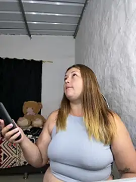 Snapshot of Sofia_Queen17 chatting on October 31, 2025, 12:55 am Sofia Queen17 online show from October 31, 2025, 12:55 am