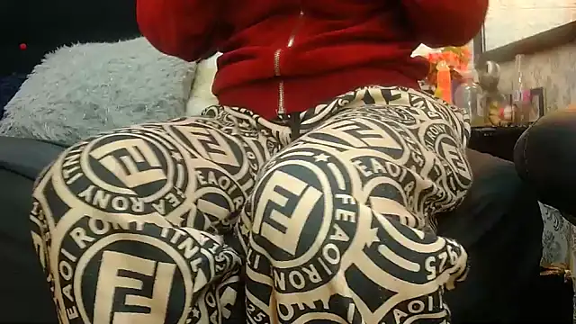 Snapshot of hairy_pussywet chatting on December 19, 2024, 7:07 pm hairy pussywet online show from December 19, 2024, 7:07 pm