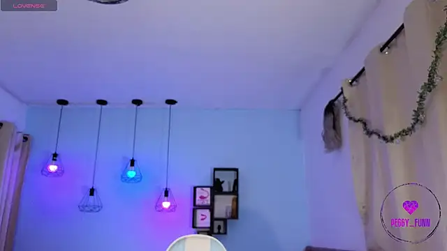 Peggy Funn online show from December 30, 2024, 2:31 am