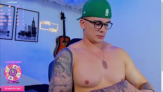 seancarreraa online show from March 18, 2026, 4:04 am