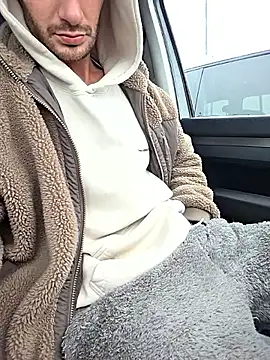 Zeefy online show from December 17, 2025, 7:36 am