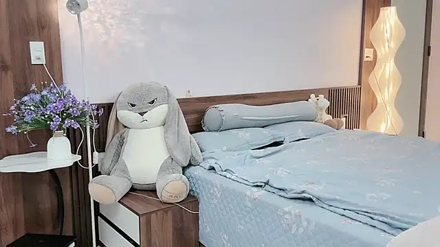 Snapshot of _Ely_ chatting on October 23, 2025, 3:55 pm Ely online show from October 23, 2025, 3:55 pm