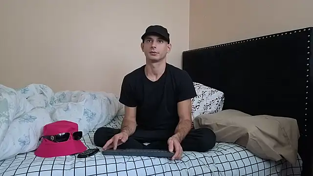 hailzeffn online show from October 18, 2025, 3:35 pm