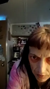 whitetrashdirtyslut online show from May 3, 2026, 1:28 pm