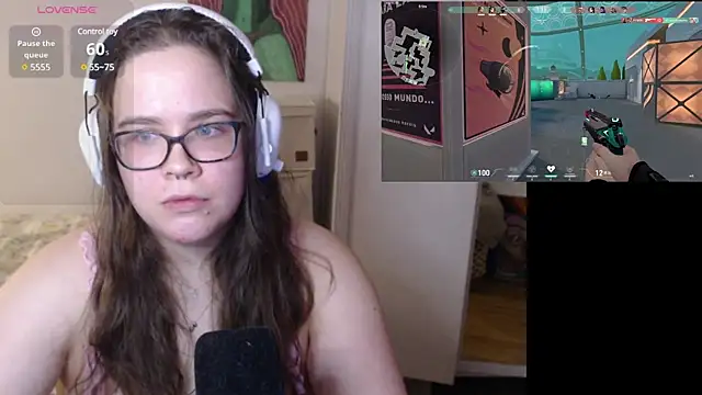 Snapshot of playvalorantwithmenow chatting on December 26, 2024, 9:26 pm playvalorantwithmenow online show from December 26, 2024, 9:26 pm