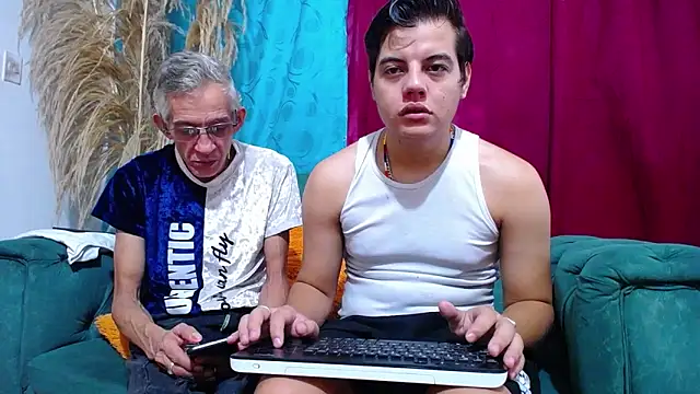 Snapshot of Leon_hot_X chatting on January 12, 2025, 1:48 pm Leon hot X online show from January 12, 2025, 1:48 pm
