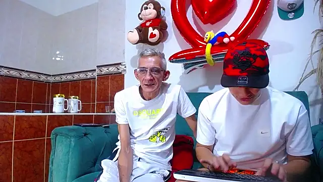 Snapshot of Leon_hot_X chatting on February 16, 2025, 3:47 am Leon hot X online show from February 16, 2025, 3:47 am