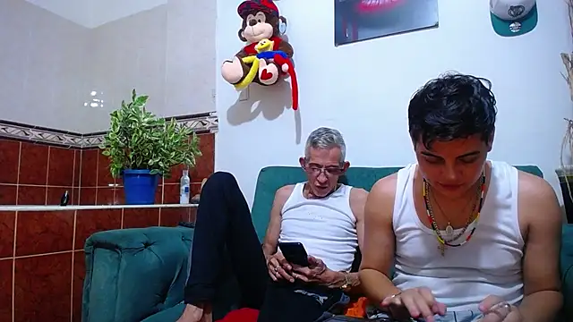 Snapshot of Leon_hot_X chatting on February 18, 2025, 2:49 am Leon hot X online show from February 18, 2025, 2:49 am