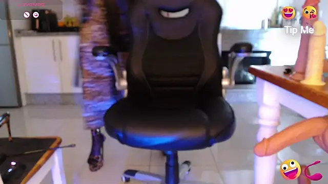 LaraReinaDelSol online show from March 10, 2025, 1:54 pm