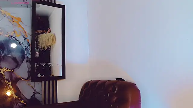 khiara moretti online show from November 10, 2025, 11:20 am