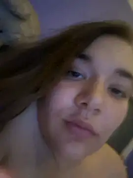 Snapshot of LunaGrey21 chatting on February 20, 2025, 12:52 am LunaGrey21 online show from February 20, 2025, 12:52 am