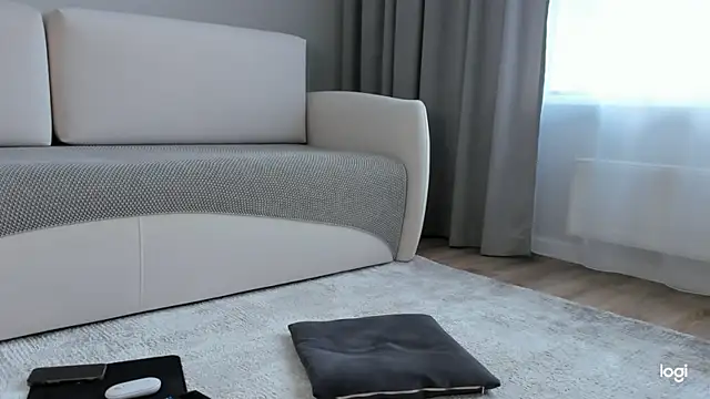 AmelinaLove online show from April 10, 2026, 2:17 am