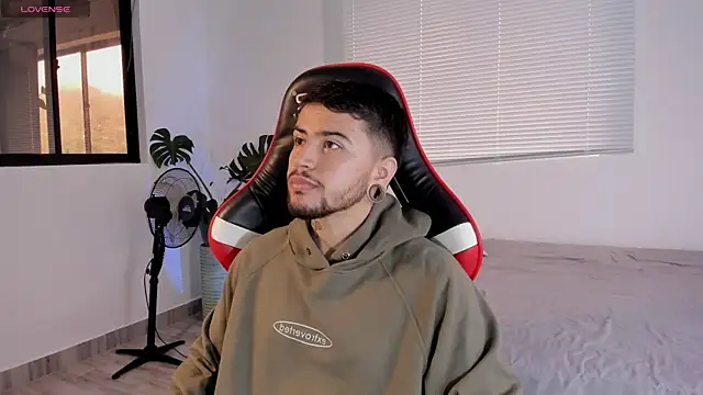 Snapshot of ftmphilip_ chatting on October 25, 2025, 12:13 pm ftmphilip online show from October 25, 2025, 12:13 pm