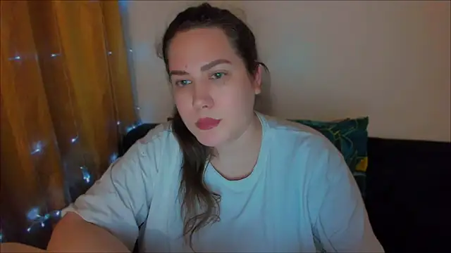  madalexa  online show from December 3, 2024, 9:45 pm