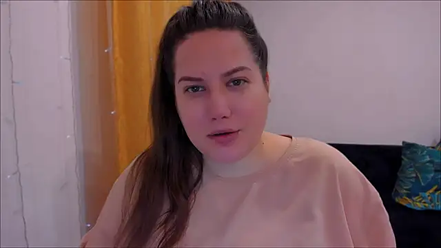  madalexa  online show from February 13, 2025, 3:35 pm