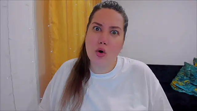  madalexa  online show from February 17, 2025, 7:42 pm