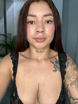 Snapshot of Roxanne_08 chatting on January 3, 2025, 12:08 pm Roxanne 08 online show from January 3, 2025, 12:08 pm