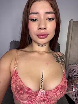 Snapshot of Roxanne_08 chatting on March 12, 2025, 7:13 am Roxanne 08 online show from March 12, 2025, 7:13 am