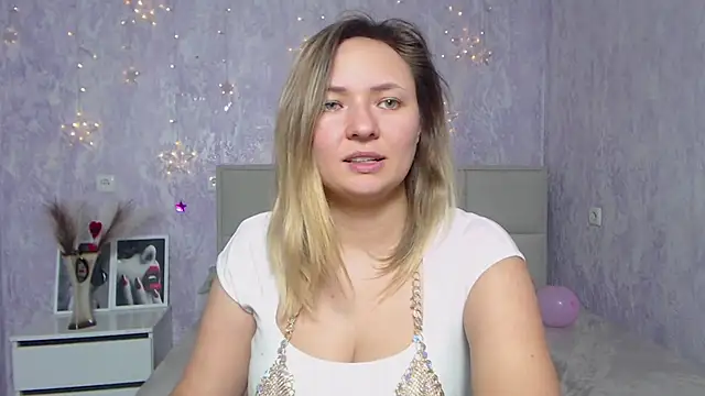 Snapshot of SallyVerda chatting on January 15, 2025, 12:51 am SallyVerda online show from January 15, 2025, 12:51 am