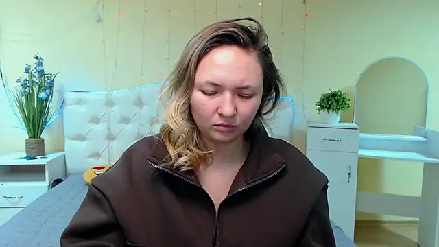 Snapshot of SallyVerda chatting on January 18, 2025, 9:24 pm SallyVerda online show from January 18, 2025, 9:24 pm