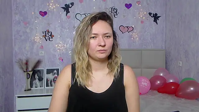 Snapshot of SallyVerda chatting on February 1, 2025, 10:02 pm SallyVerda online show from February 1, 2025, 10:02 pm