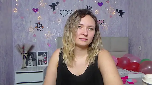 Snapshot of SallyVerda chatting on February 2, 2025, 1:12 am SallyVerda online show from February 2, 2025, 1:12 am