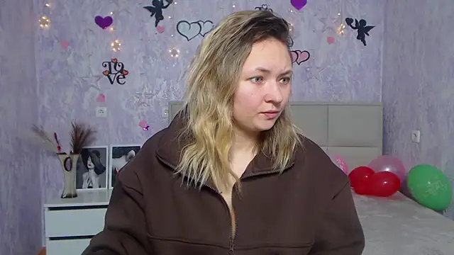 Snapshot of SallyVerda chatting on February 3, 2025, 6:56 am SallyVerda online show from February 3, 2025, 6:56 am