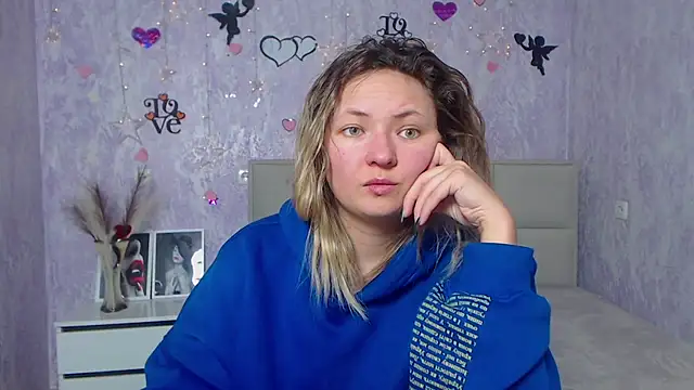 Snapshot of SallyVerda chatting on February 20, 2025, 9:53 pm SallyVerda online show from February 20, 2025, 9:53 pm
