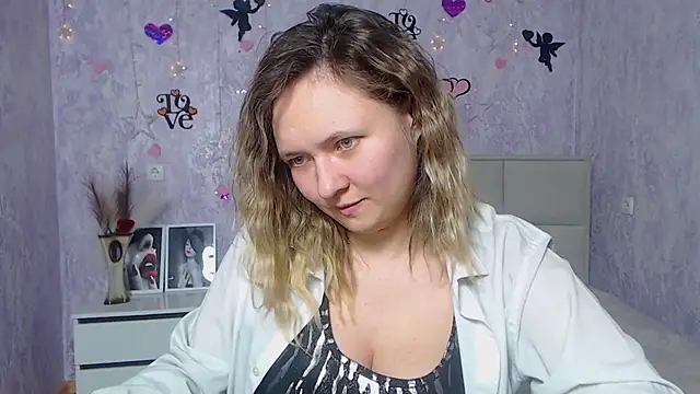 Snapshot of SallyVerda chatting on February 27, 2025, 1:48 am SallyVerda online show from February 27, 2025, 1:48 am