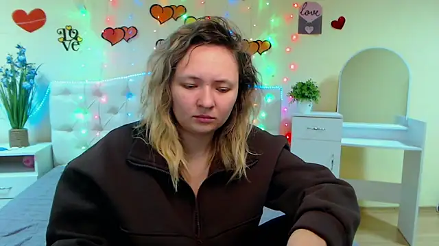 Snapshot of SallyVerda chatting on February 27, 2025, 6:31 pm SallyVerda online show from February 27, 2025, 6:31 pm