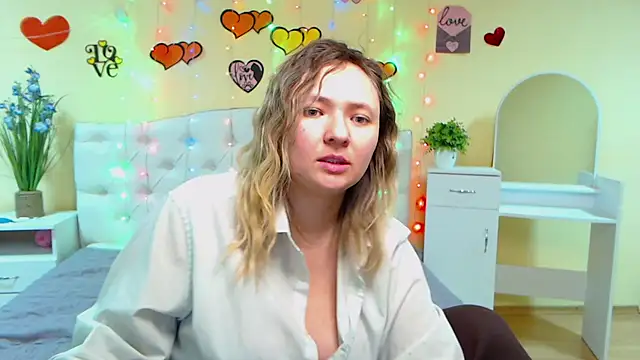 Snapshot of SallyVerda chatting on February 28, 2025, 3:48 am SallyVerda online show from February 28, 2025, 3:48 am