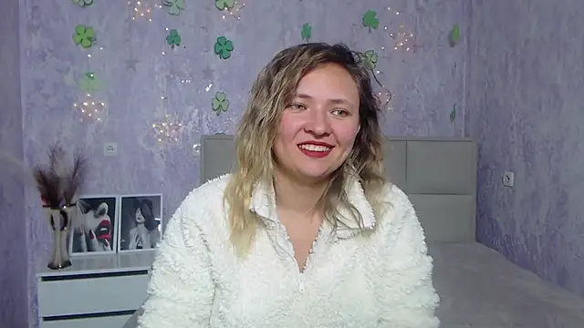 Snapshot of SallyVerda chatting on March 19, 2025, 12:59 am SallyVerda online show from March 19, 2025, 12:59 am