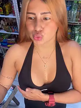 Snapshot of Amber_Martins_ chatting on January 29, 2025, 3:37 pm Amber Martins online show from January 29, 2025, 3:37 pm