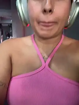 Snapshot of Amber_Martins_ chatting on March 4, 2025, 6:07 pm Amber Martins online show from March 4, 2025, 6:07 pm