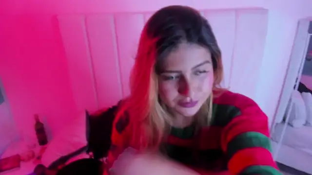 Snapshot of Amber_Martins_ chatting on October 21, 2025, 1:34 pm Amber Martins online show from October 21, 2025, 1:34 pm