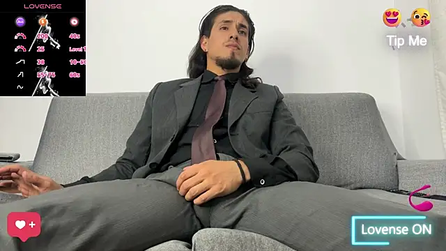 Tom blunt96 online show from October 15, 2025, 6:19 pm