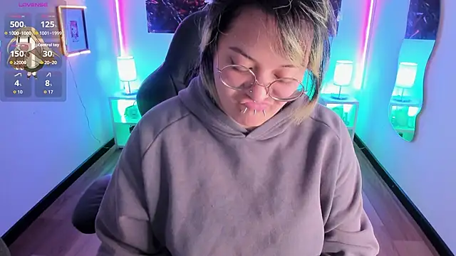 lucky-leah online show from October 25, 2025, 3:47 am