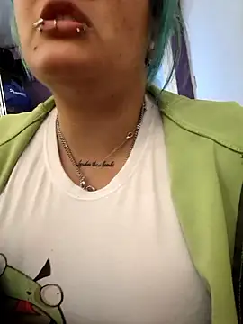 lucky-leah online show from January 6, 2026, 3:43 am