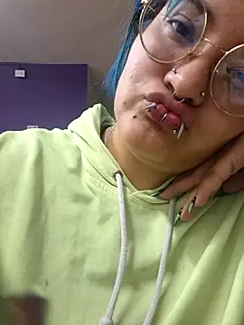 lucky-leah online show from May 15, 2026, 3:35 am
