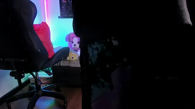 lucky-leah online show from July 9, 2026, 4:27 am