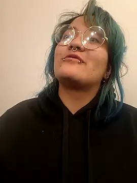 lucky-leah online show from July 18, 2026, 4:05 am