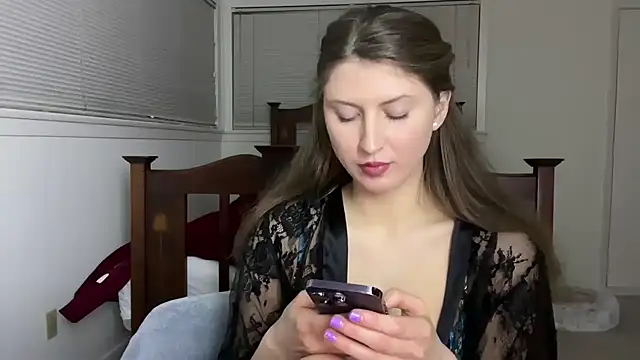 YUMIandbigWOLF online show from February 3, 2026, 12:31 am