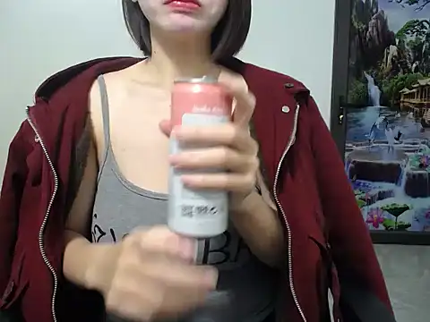 Snapshot of Love_bug15 chatting on January 10, 2025, 3:29 am Love bug15 online show from January 10, 2025, 3:29 am